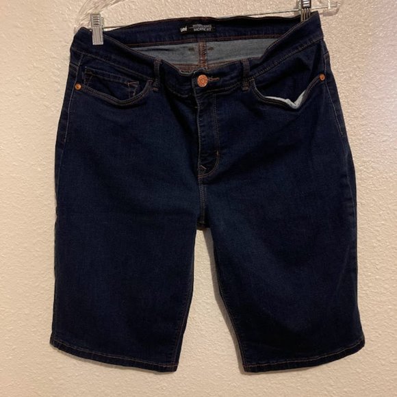 Lee women's size 12 medium dark blue modern series midrise fit bermuda shorts - Picture 1 of 8